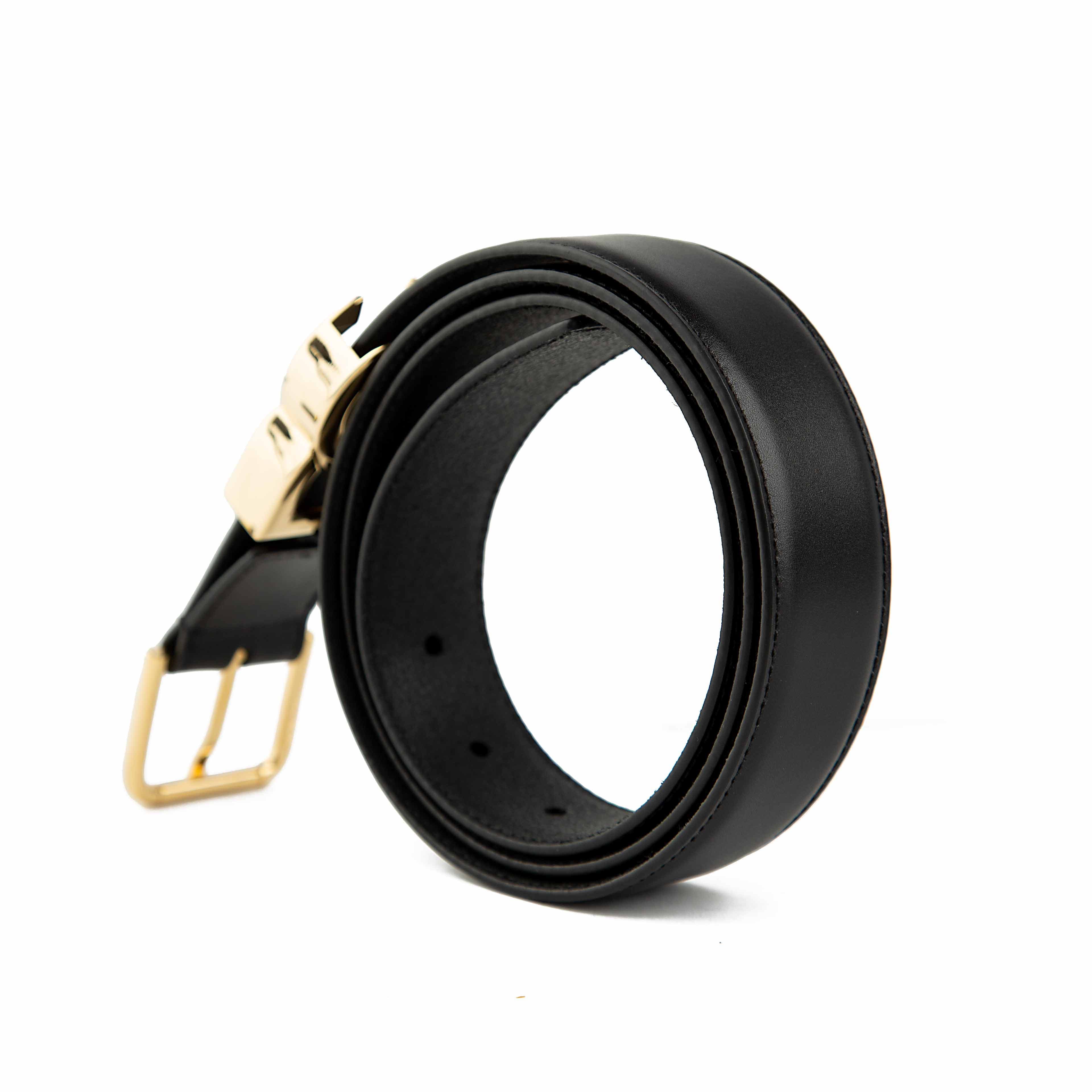 This belt elevates the standard accessory through its innovative and visually striking design.