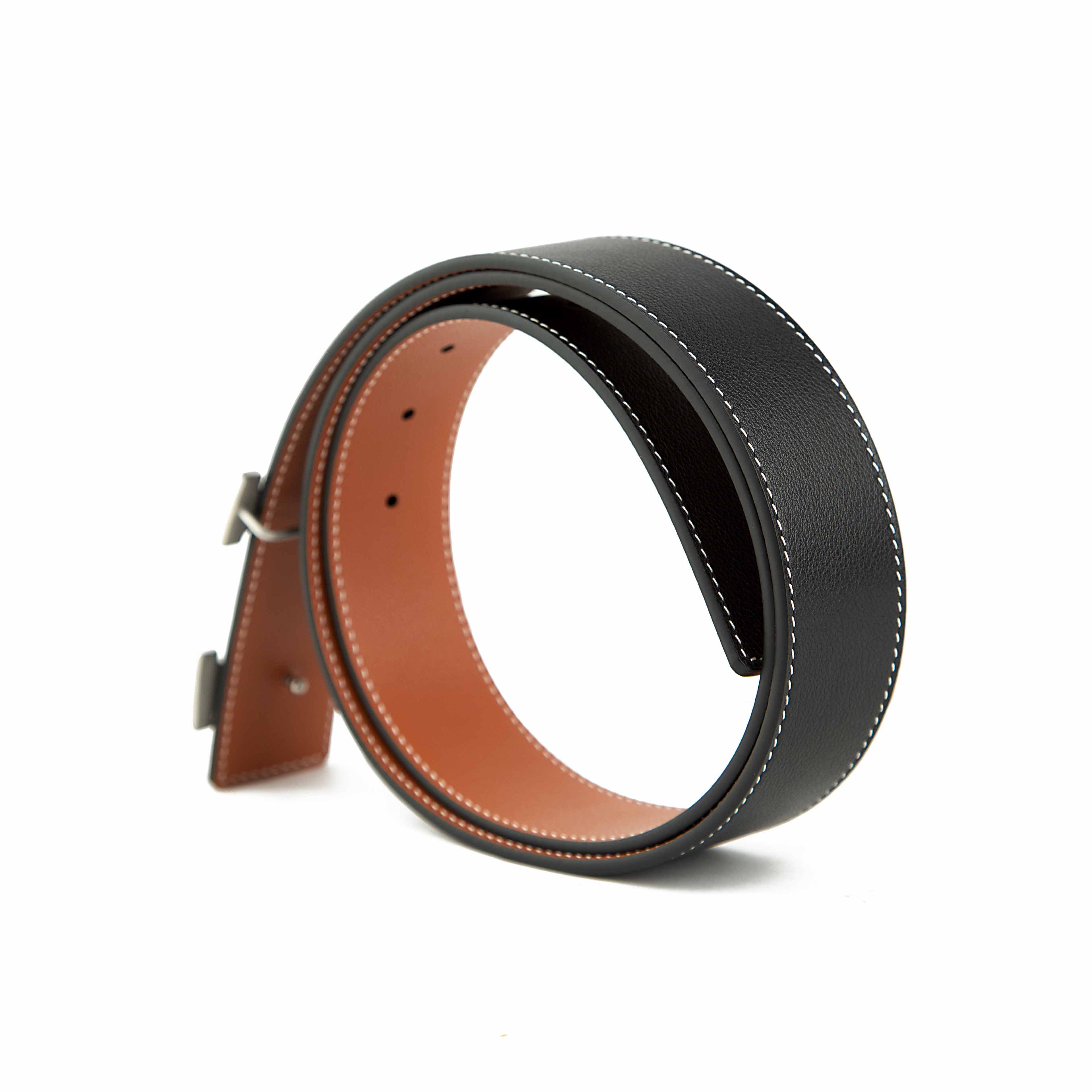 Designed with a reversible contrast lining, the belt offers two distinct looks: a textured brown for a relaxed yet polished feel, and a smooth black for formal occasions.