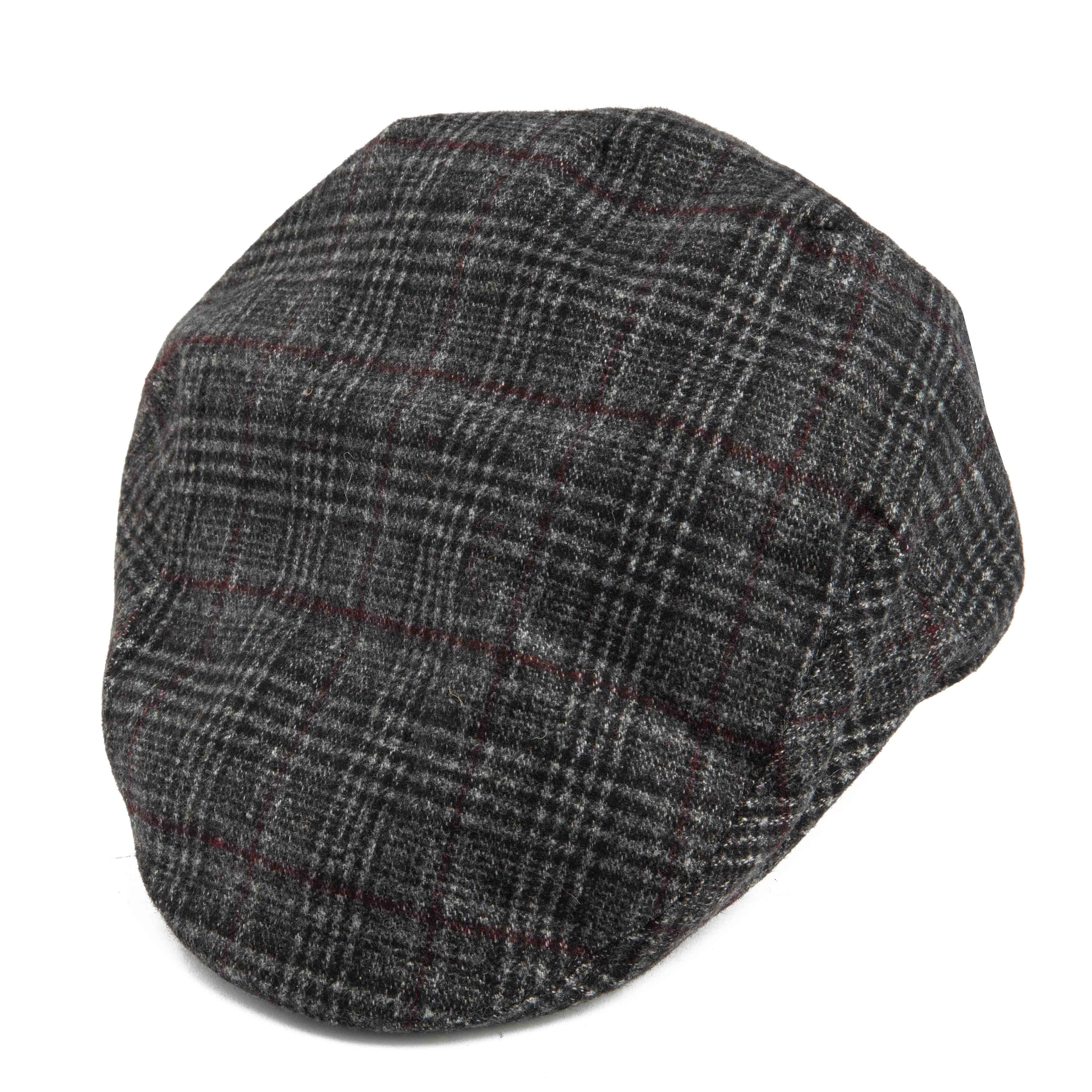 Stylish grey plaid flat cap for men, perfect for a refined casual look.