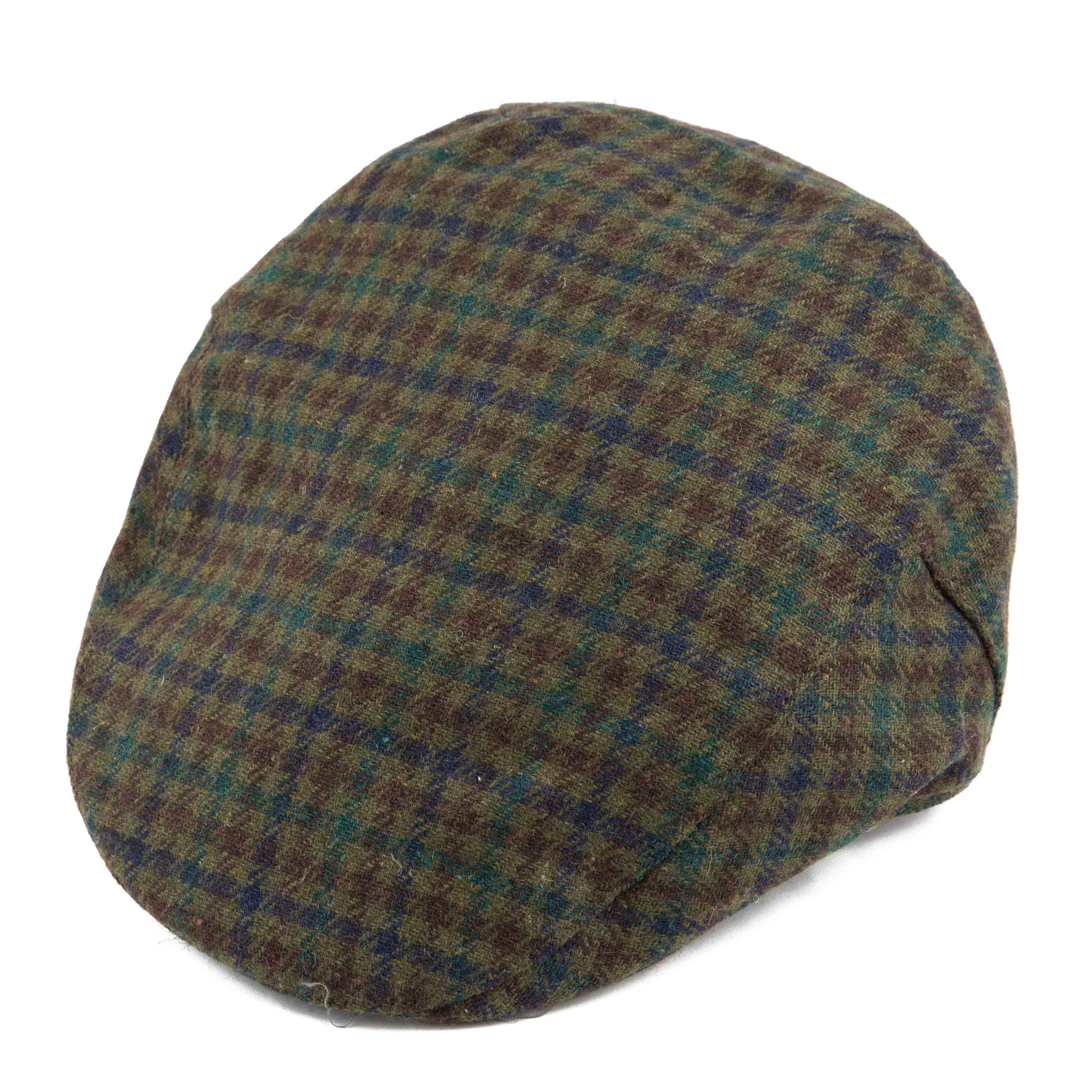 Classic checkered tweed flat cap for men, perfect for traditional or country-inspired wear.