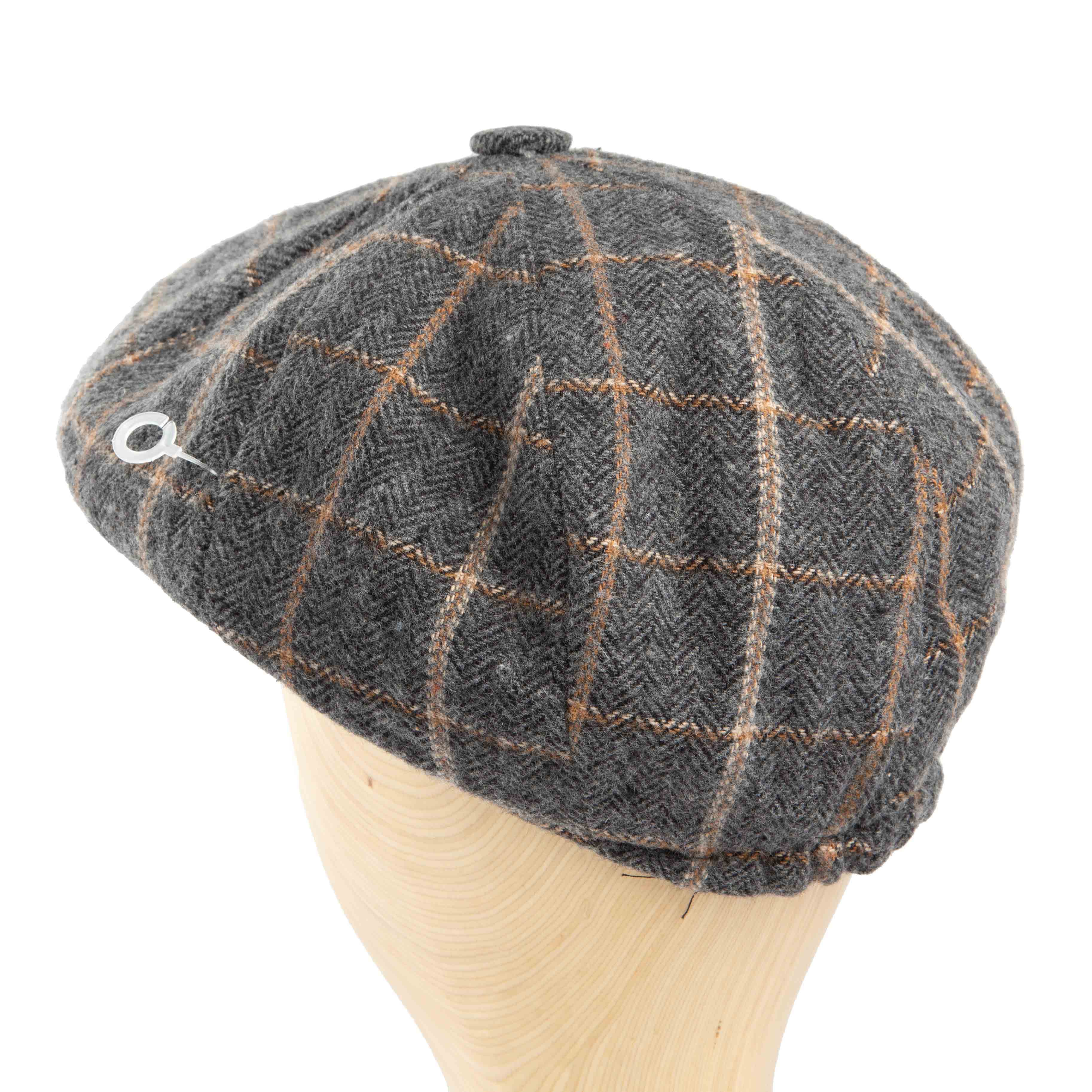 Stylish grey plaid newsboy cap for men, perfect for a vintage or sophisticated casual look.