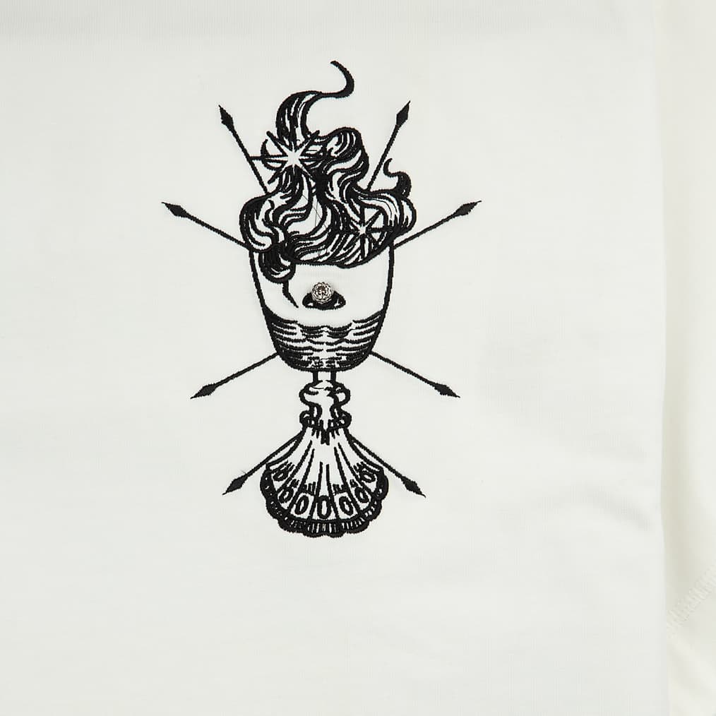 The Agu & Sons Ltd S25 T-shirt is a distinctive and edgy piece.