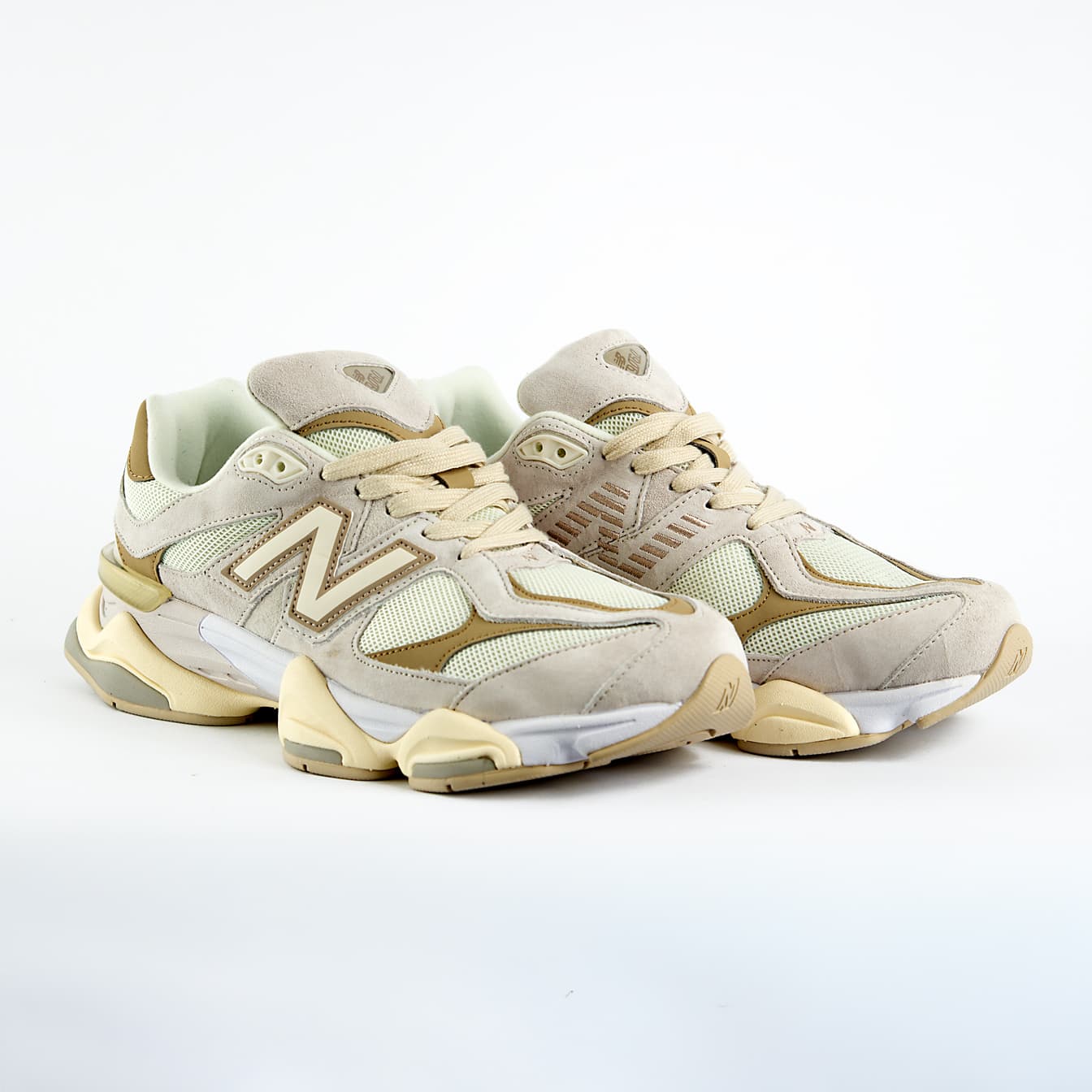 New Balance 9060 Unisex Lifestyle Sneakers – Moonbeam