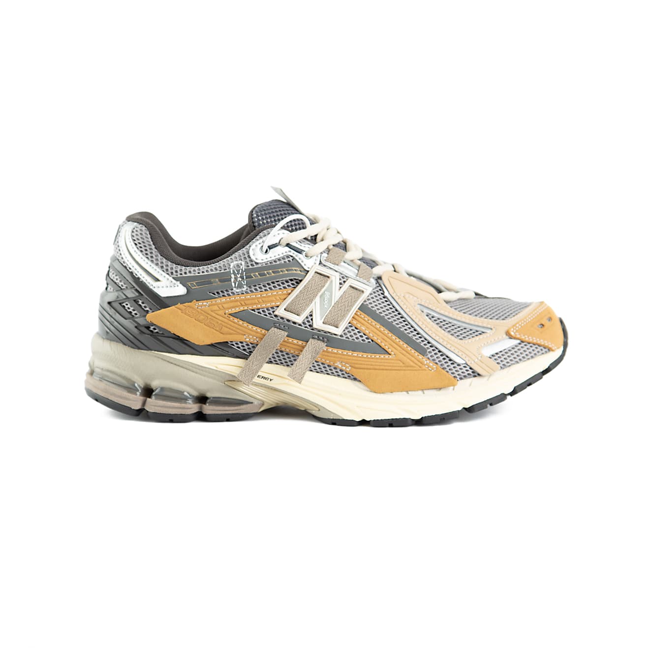 Elevate Your Style with New Balance 1906A Great Plains Sneakers. Experience Retro Comfort & Modern Performance in This Unisex Earthy Tones Edition.