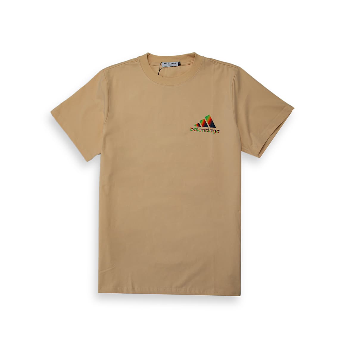 An essential piece of contemporary luxury streetwear, this Balenciaga T-shirt is crafted from a soft cotton jersey and features a classic crewneck and short sleeves.