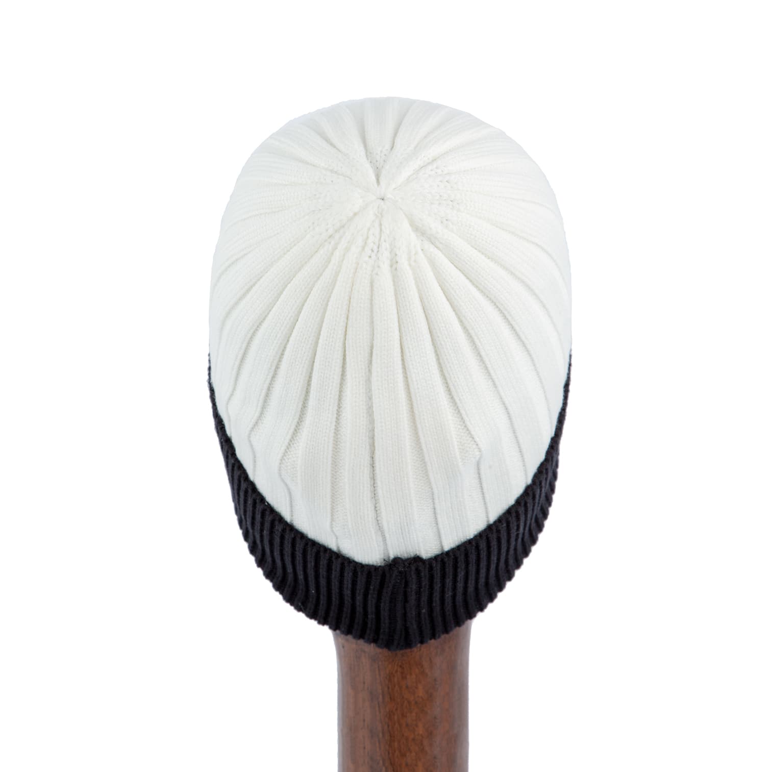 Ribbed knit  beanie hat in black and white with logo patch