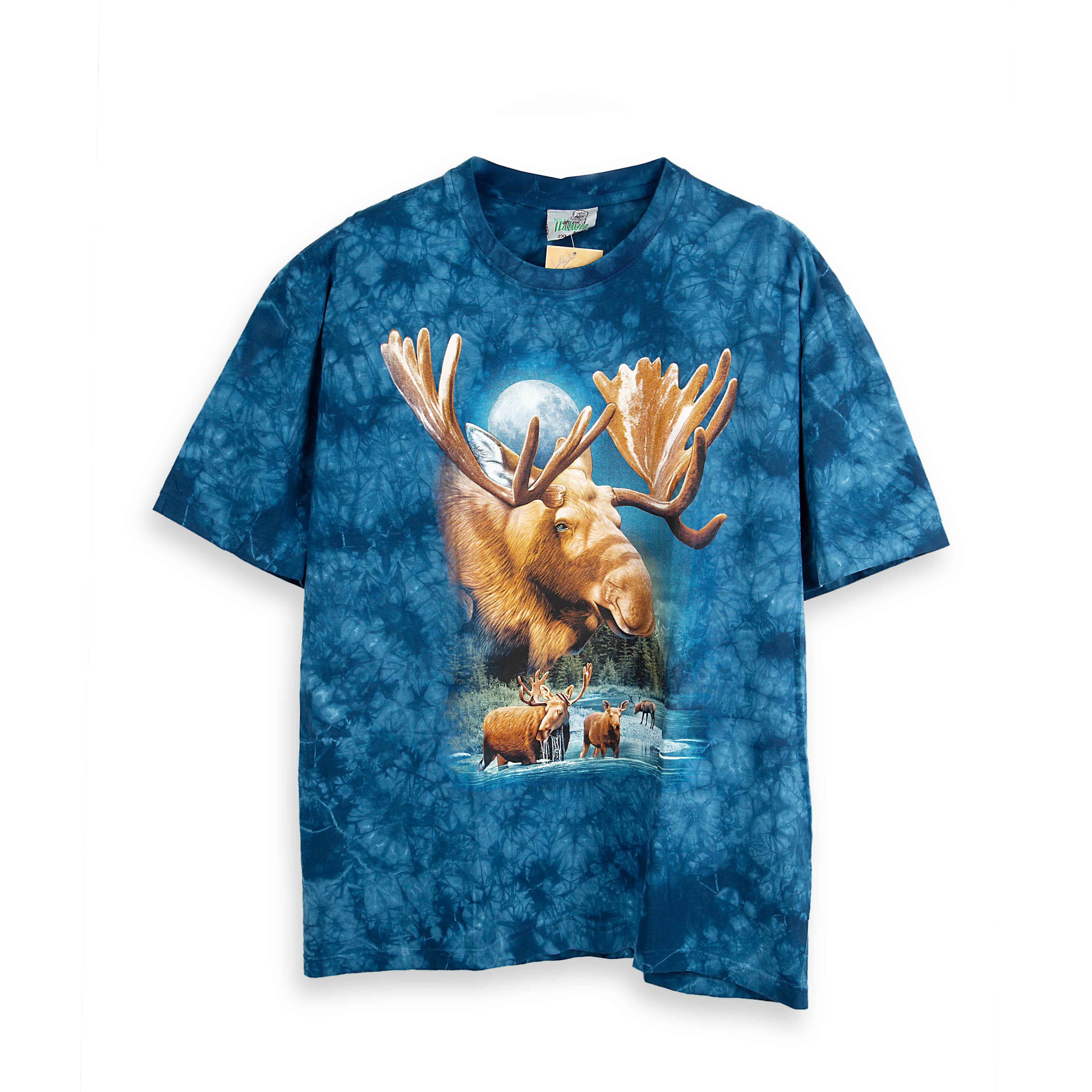 This is a powerful and immersive short-sleeved t-shirt from the distinctive Rock Eagle brand.