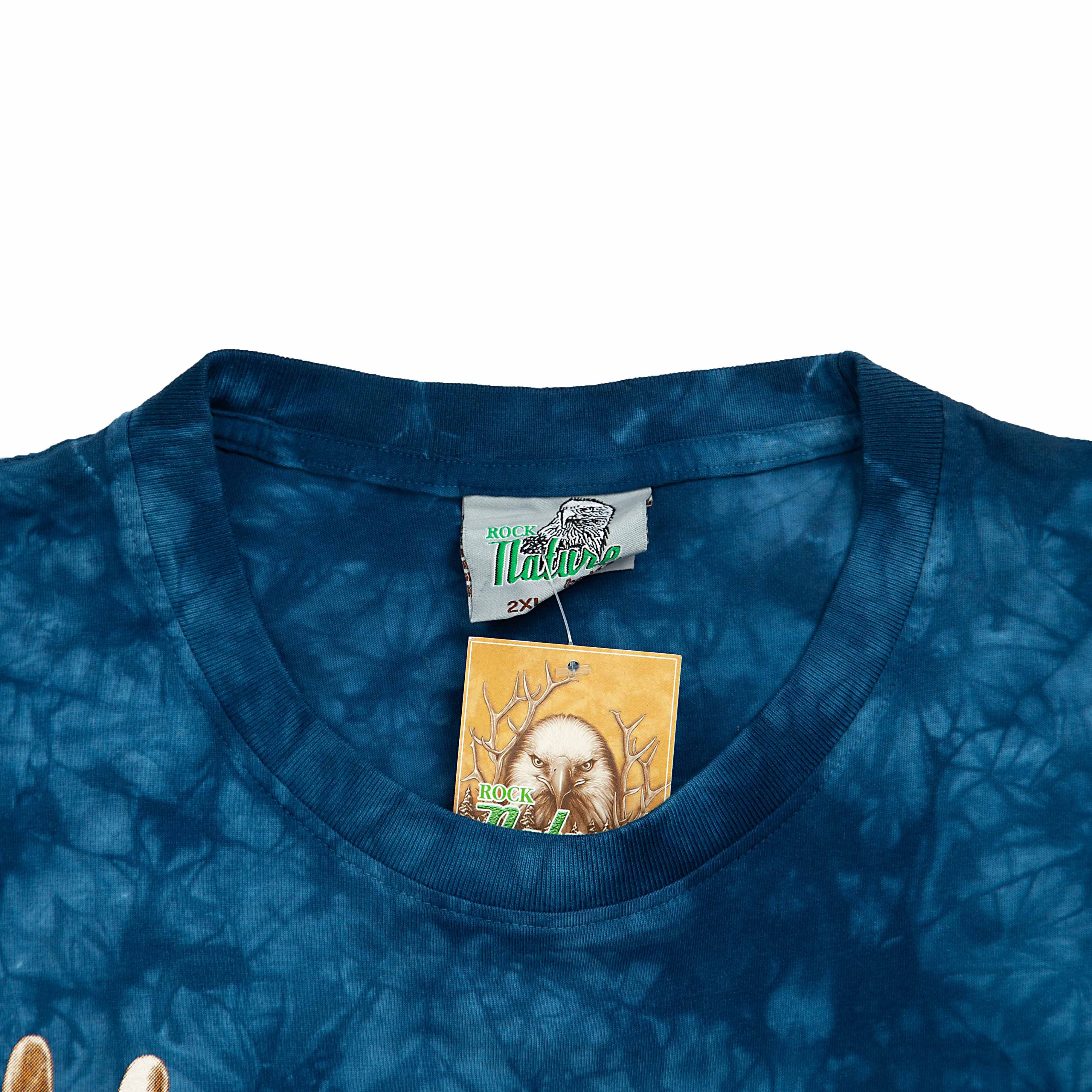 This is a powerful and immersive short-sleeved t-shirt from the distinctive Rock Eagle brand