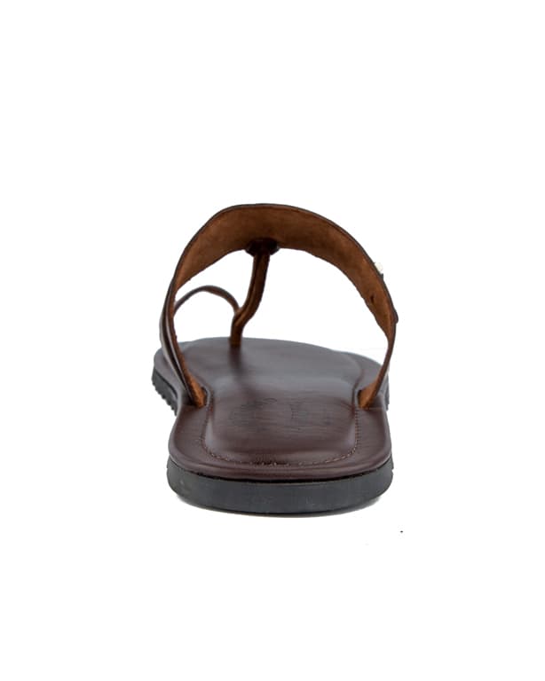 Elegant brown leather toe-ring sandals with a stylish metal buckle detail, designed for comfort, durability, and a touch of sophistication.
