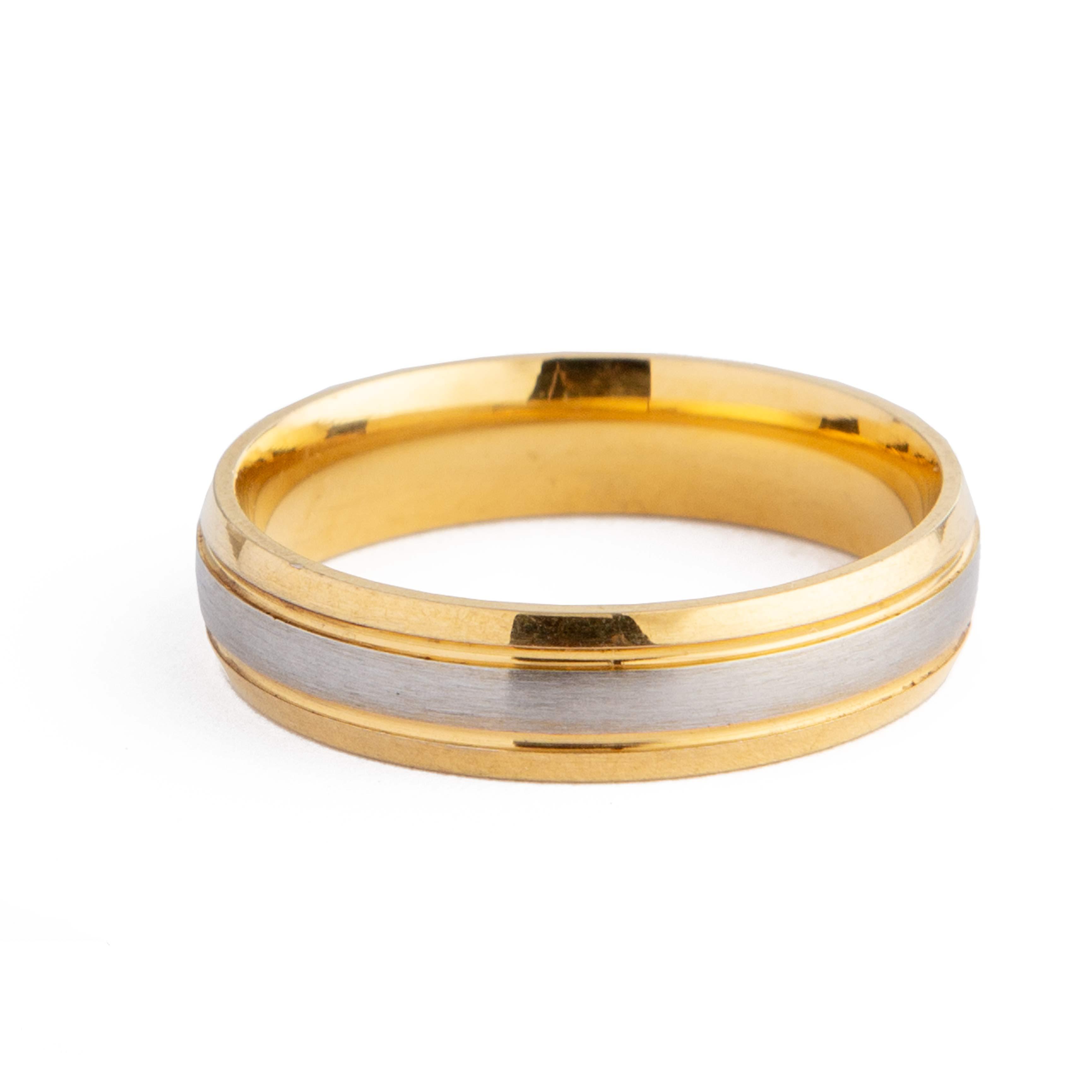 Men’s dual-tone gold and silver wedding ring with brushed center and polished edges