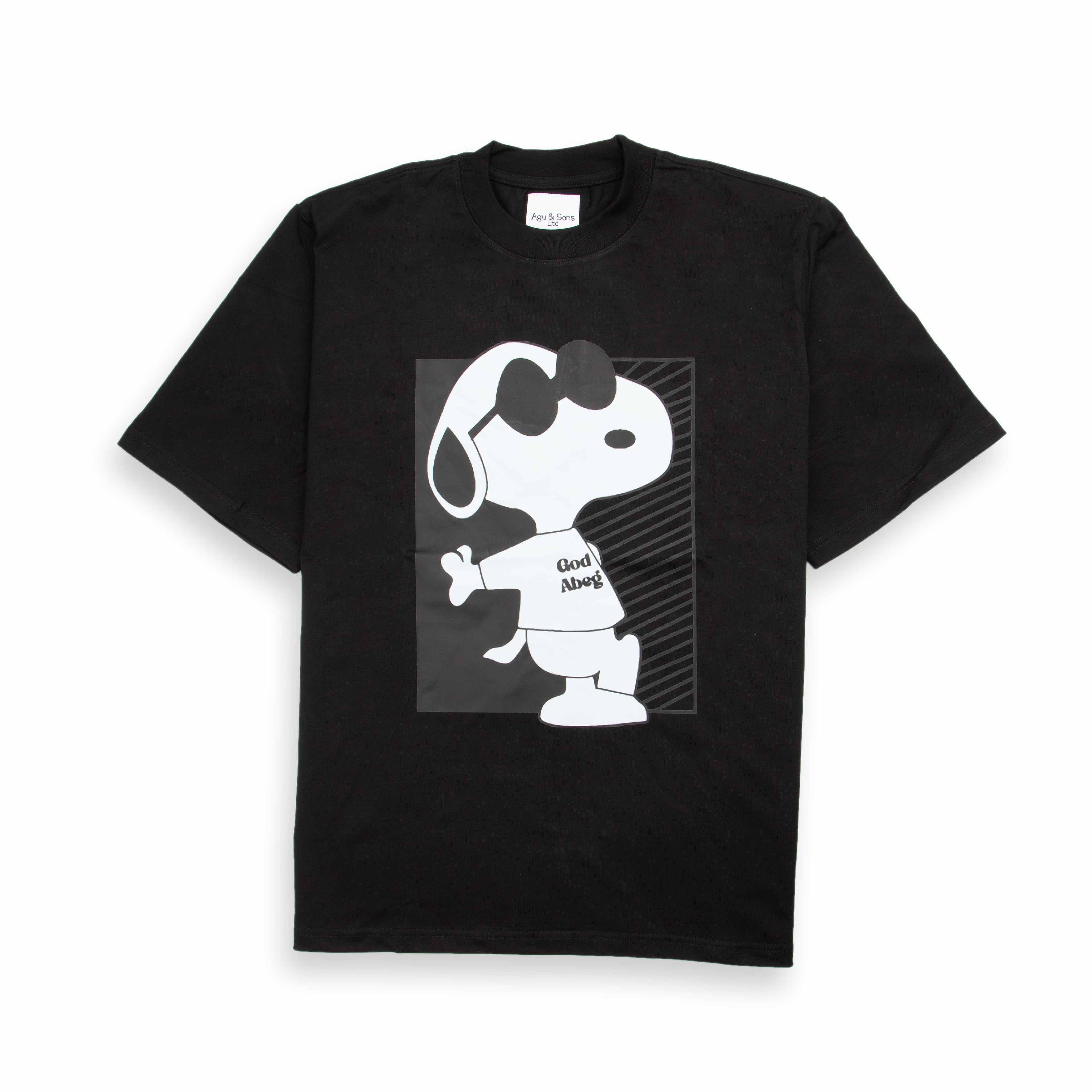 Black t-shirt with Snoopy graphic. Funny cartoon tee.