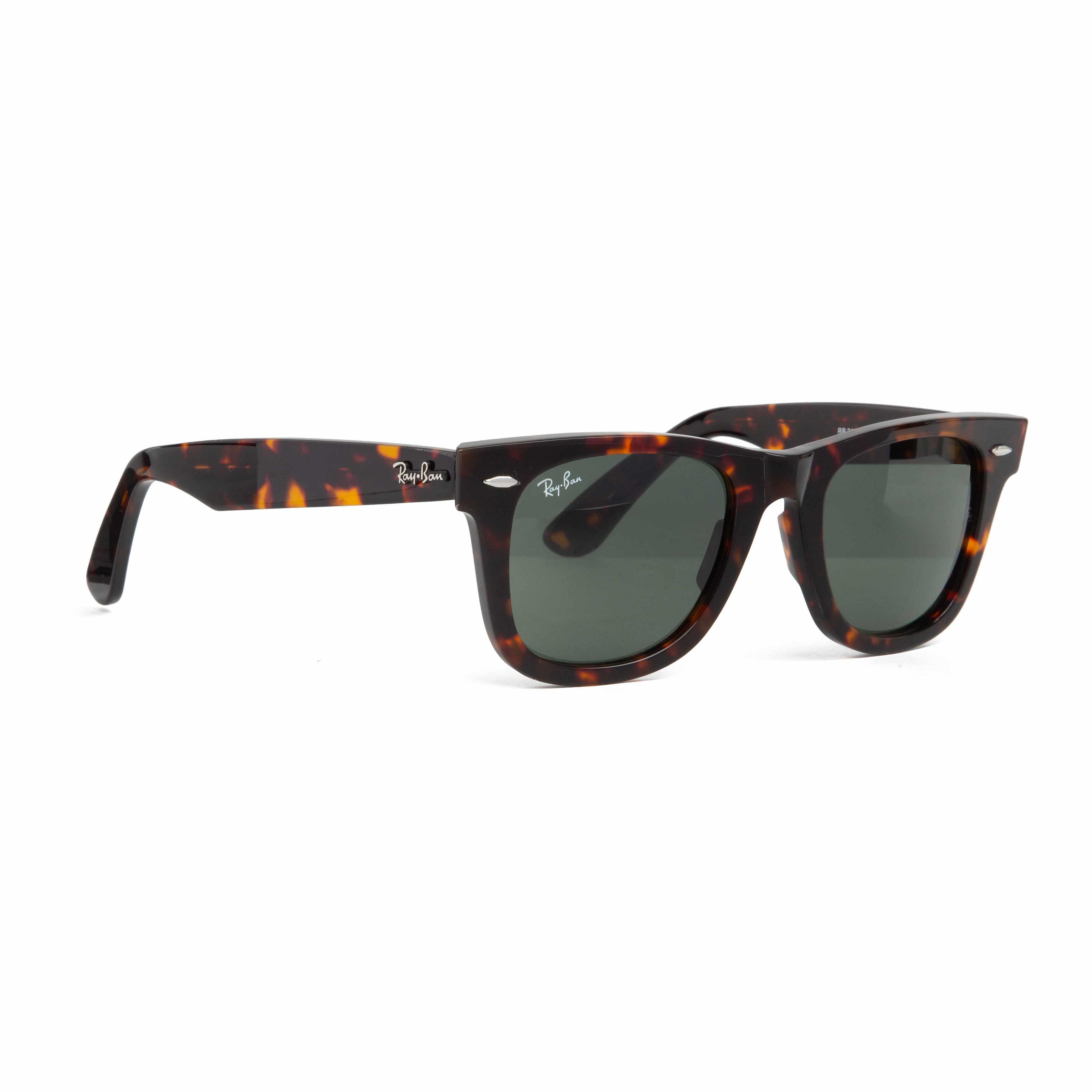  Ray-Ban Original Wayfarer Classic Sunglasses with Tortoiseshell Frame and G-15 Green Lenses, Iconic Unisex Design for Style and Protection.