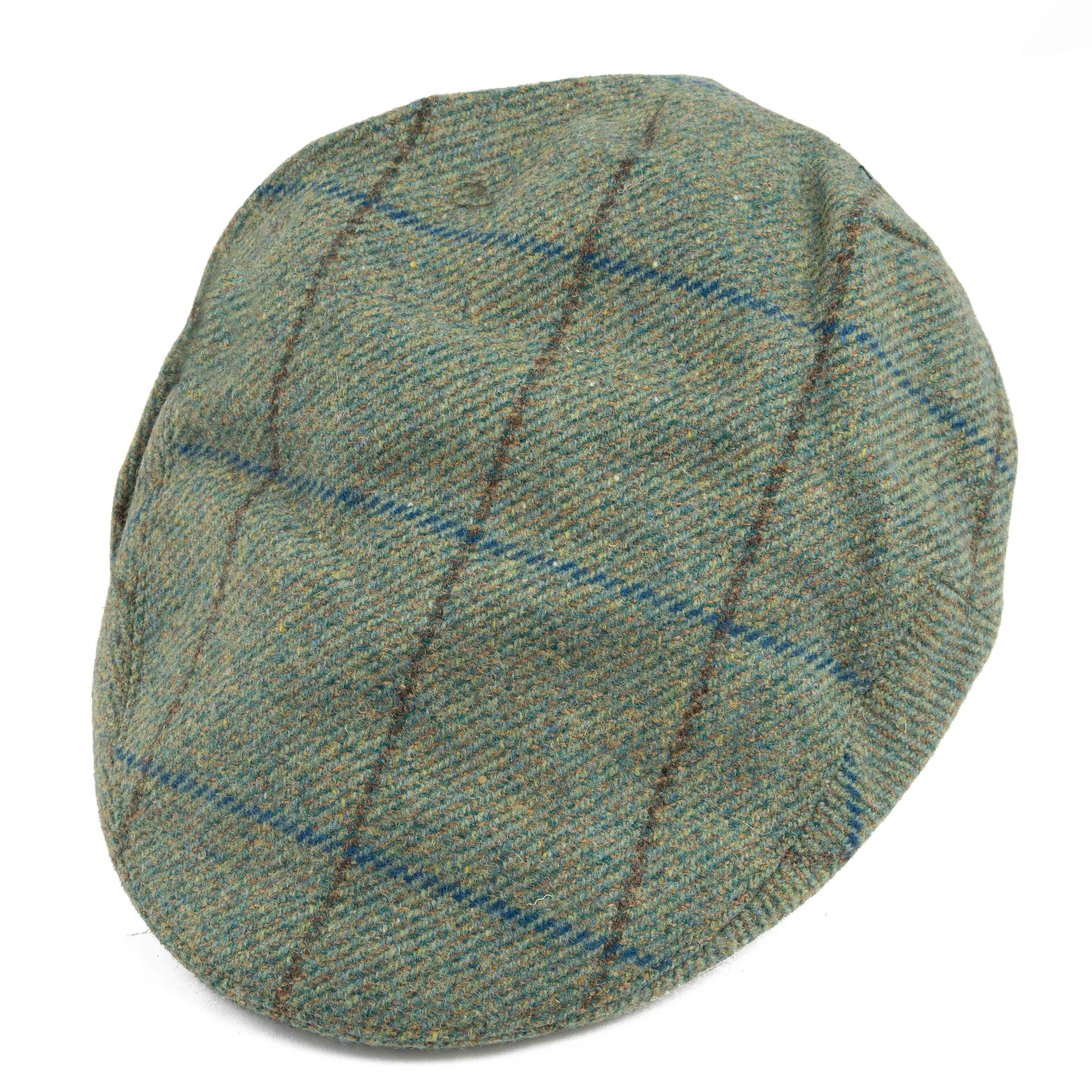 Premium green plaid tweed flat cap for men, ideal for traditional or sophisticated casual wear.
