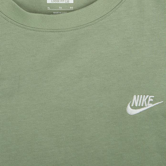 Nike Men's Sportswear Club T-Shirt in Jade Horizon Green with embroidered Futura logo, classic cotton tee for everyday comfort and style.