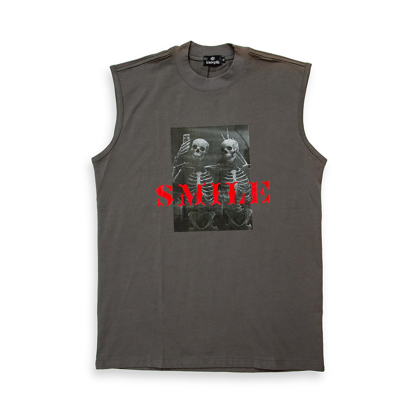 This is a relaxed-fit, crew-neck sleeveless t-shirt featuring a striking black and white graphic print.