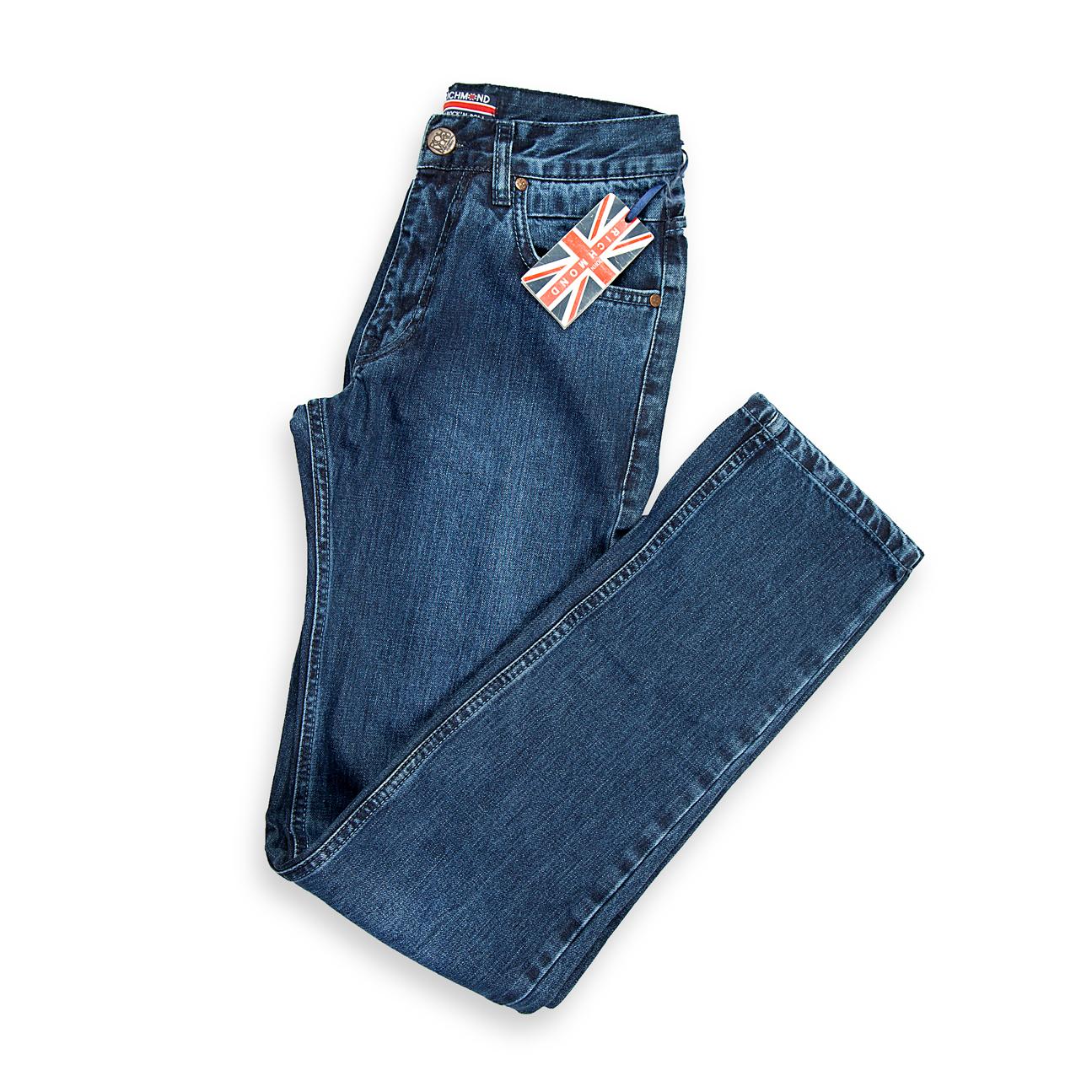 A dependable, everyday pair of men's jeans in a balanced medium-blue wash.