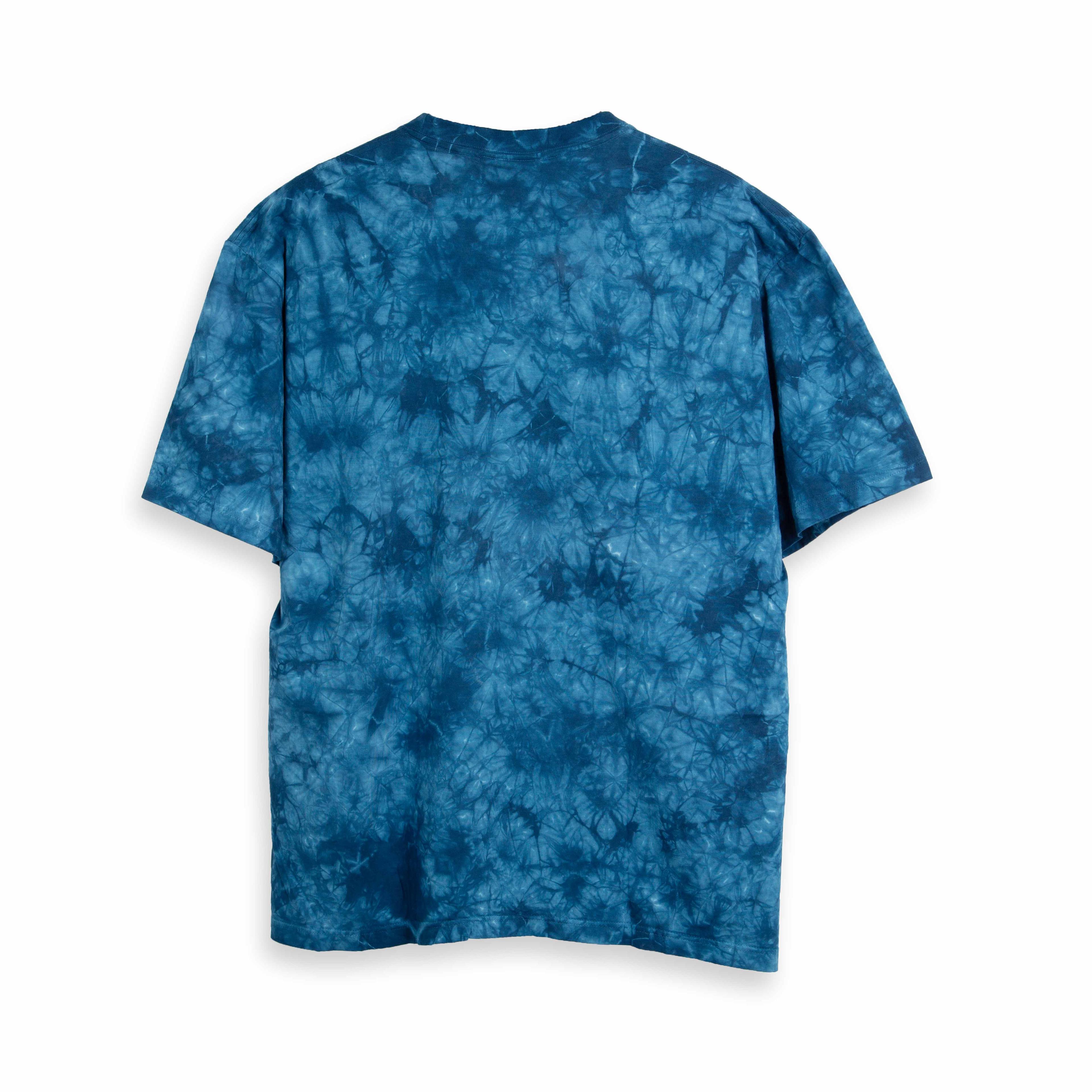 This is a powerful and immersive short-sleeved t-shirt from the distinctive Rock Eagle brand.