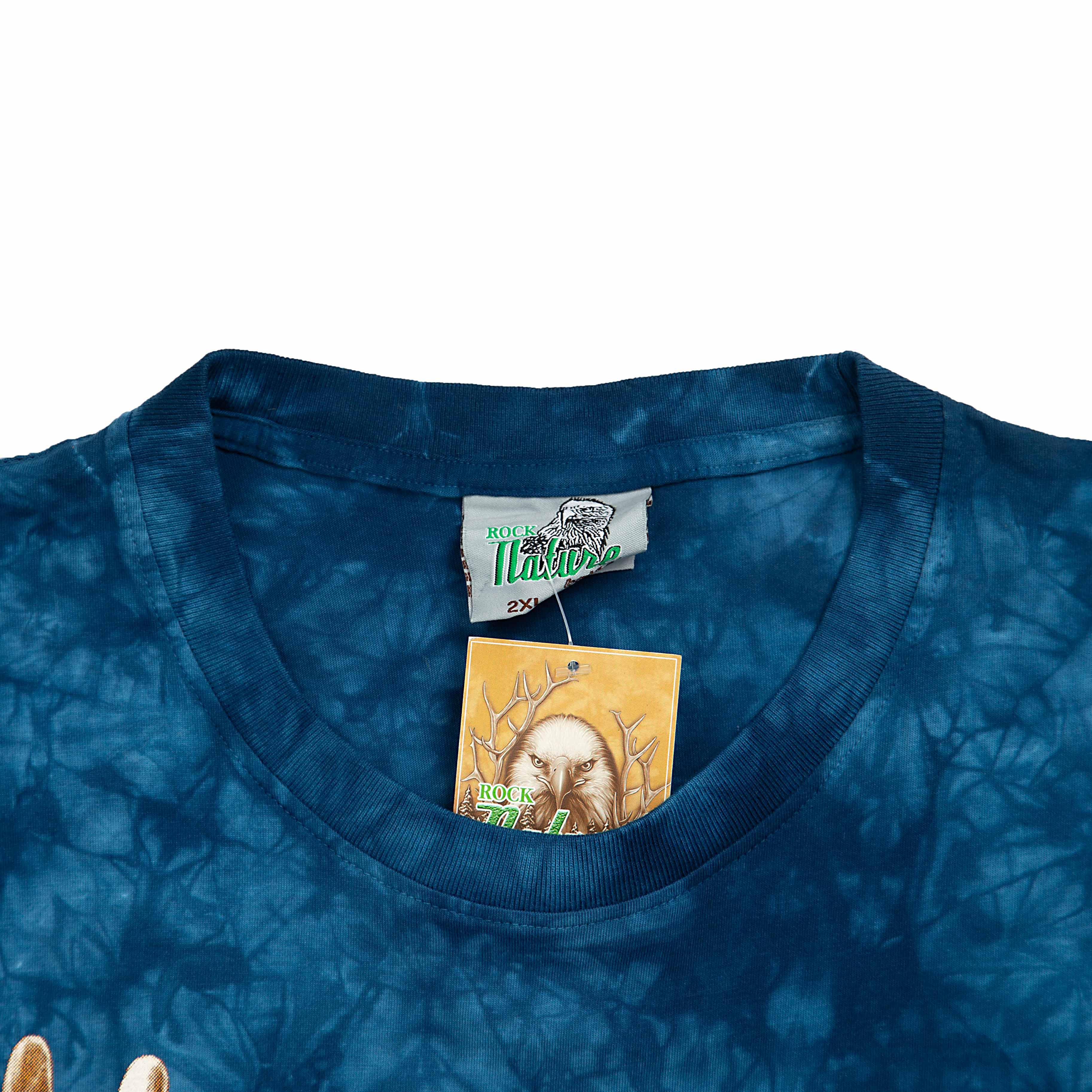 This is a powerful and immersive short-sleeved t-shirt from the distinctive Rock Eagle brand