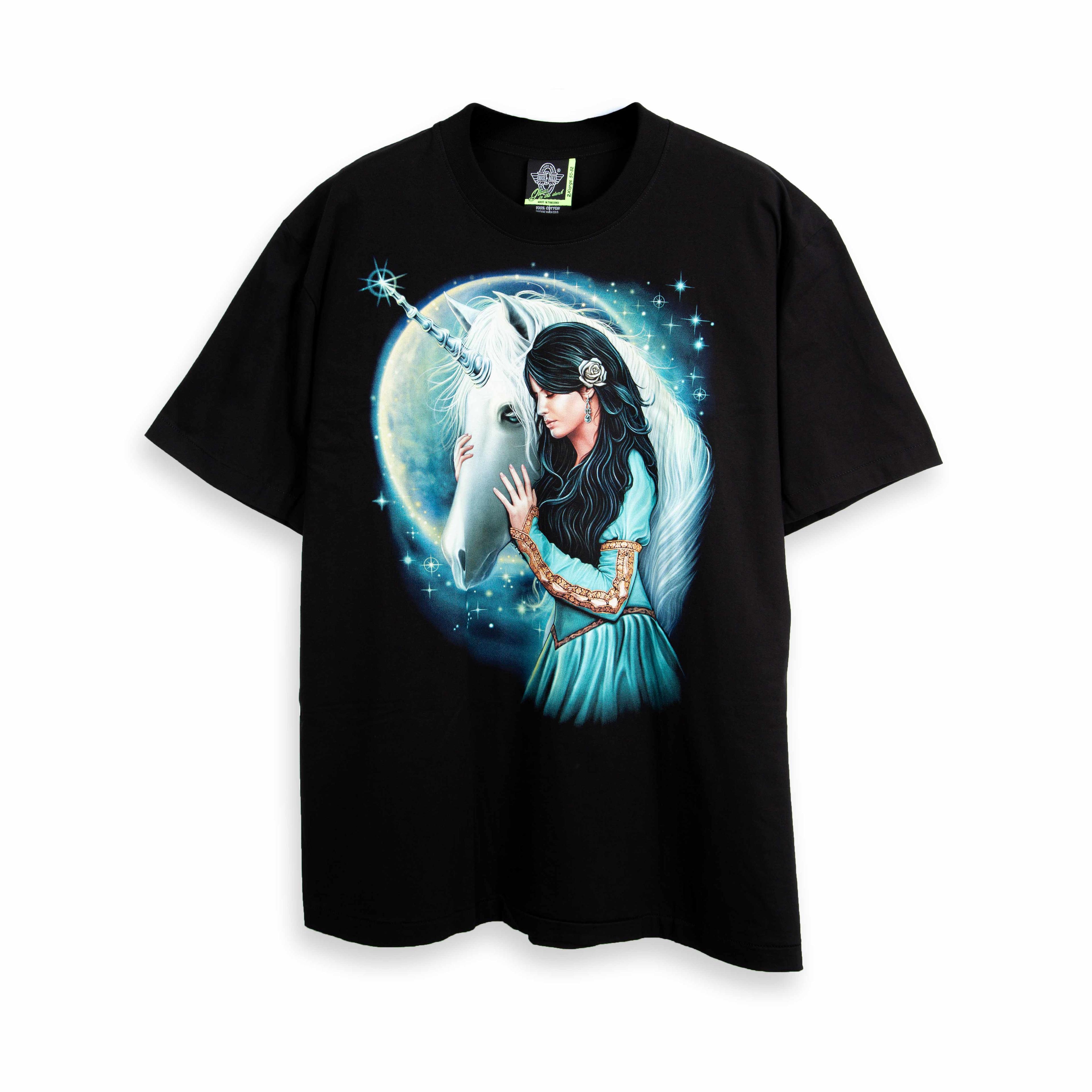 This is an enchanting, short-sleeved t-shirt from the distinctive Rock Eagle brand, known for its high-detail graphics.