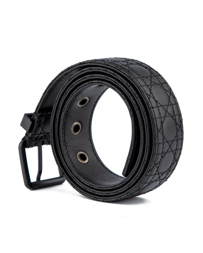 Luxury black quilted leather belt with a sleek matte black buckle, perfect for men and women seeking a refined and sophisticated fashion accessory.