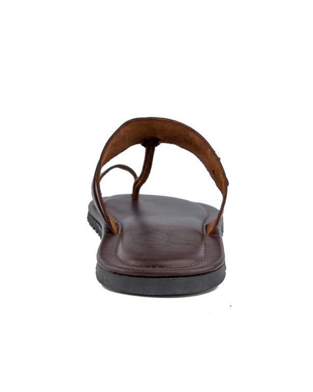 Elegant brown leather toe-ring sandals with a stylish metal buckle detail, designed for comfort, durability, and a touch of sophistication.