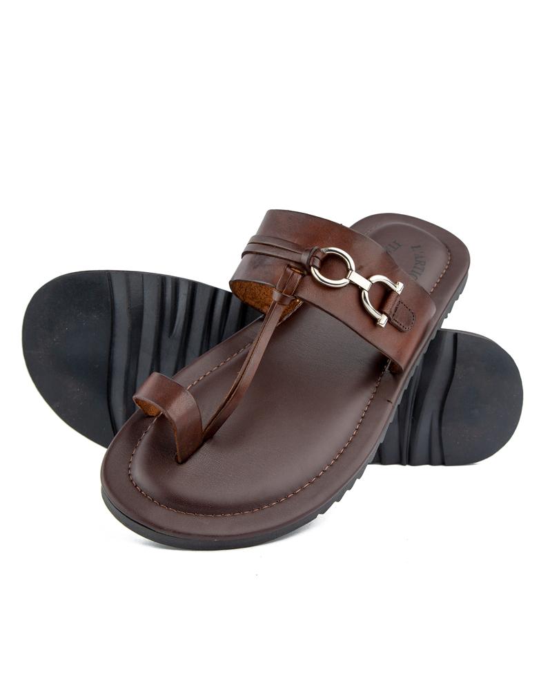 "Elegant brown leather toe-ring sandals with a stylish metal buckle detail, designed for comfort, durability, and a touch of sophistication."