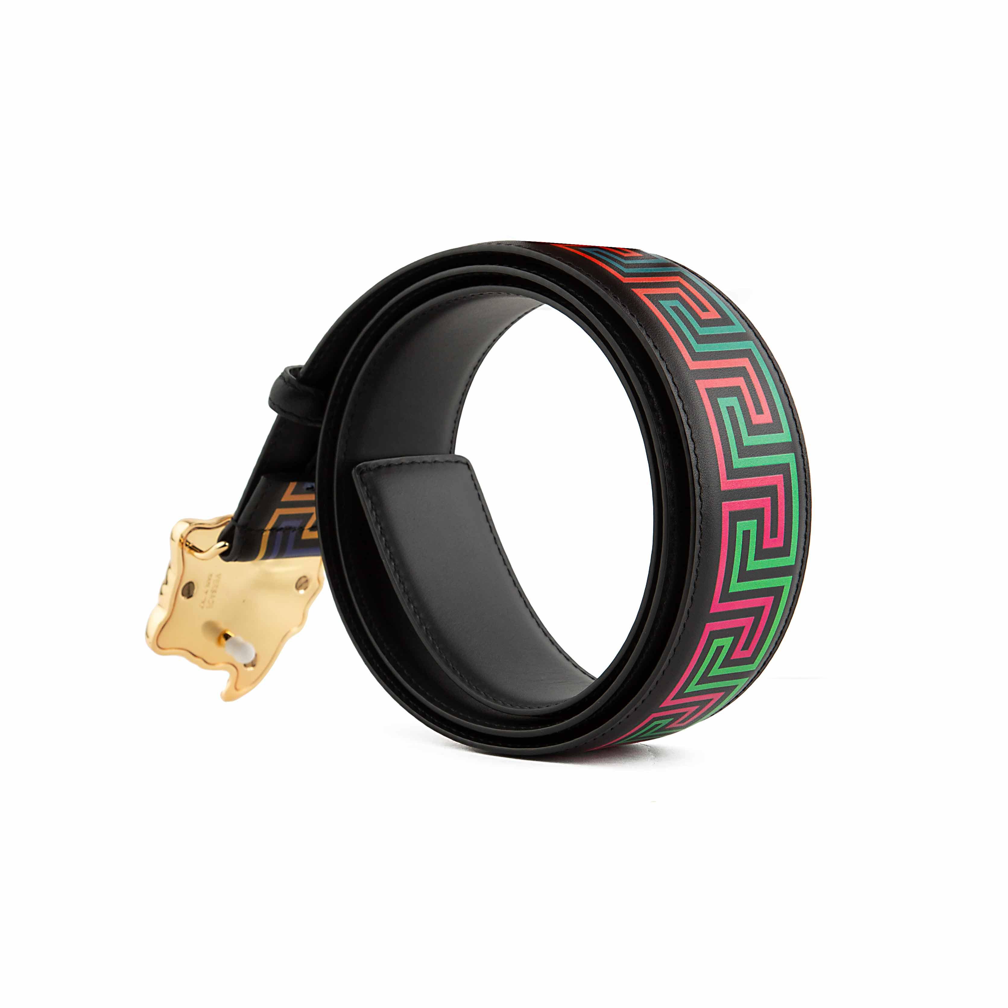 This luxury Black Leather Belt is a bold, high-fashion accessory defined by its vibrant detailing and signature design.