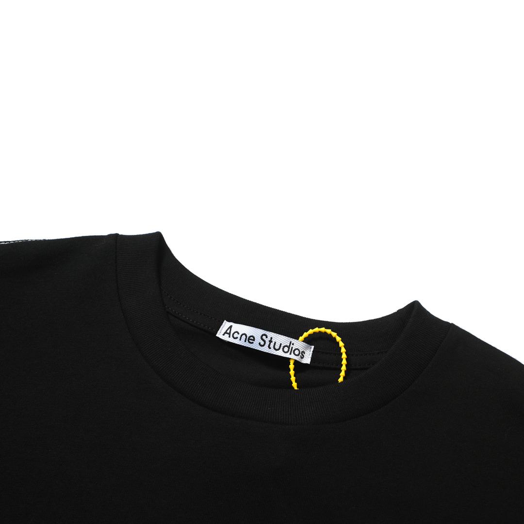 Rock Eagle Joker & Harley Quinn Selfie T-Shirt, 11606- Black