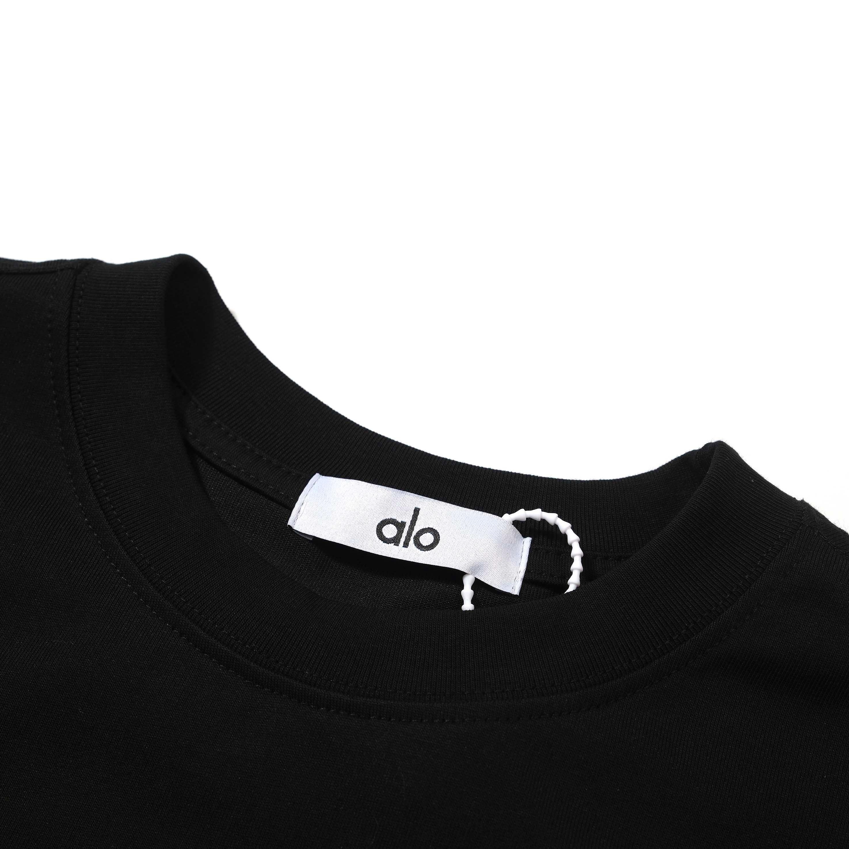 ALO Yoga Metallic Logo Black Tee - Relaxed Fit Studio to Street