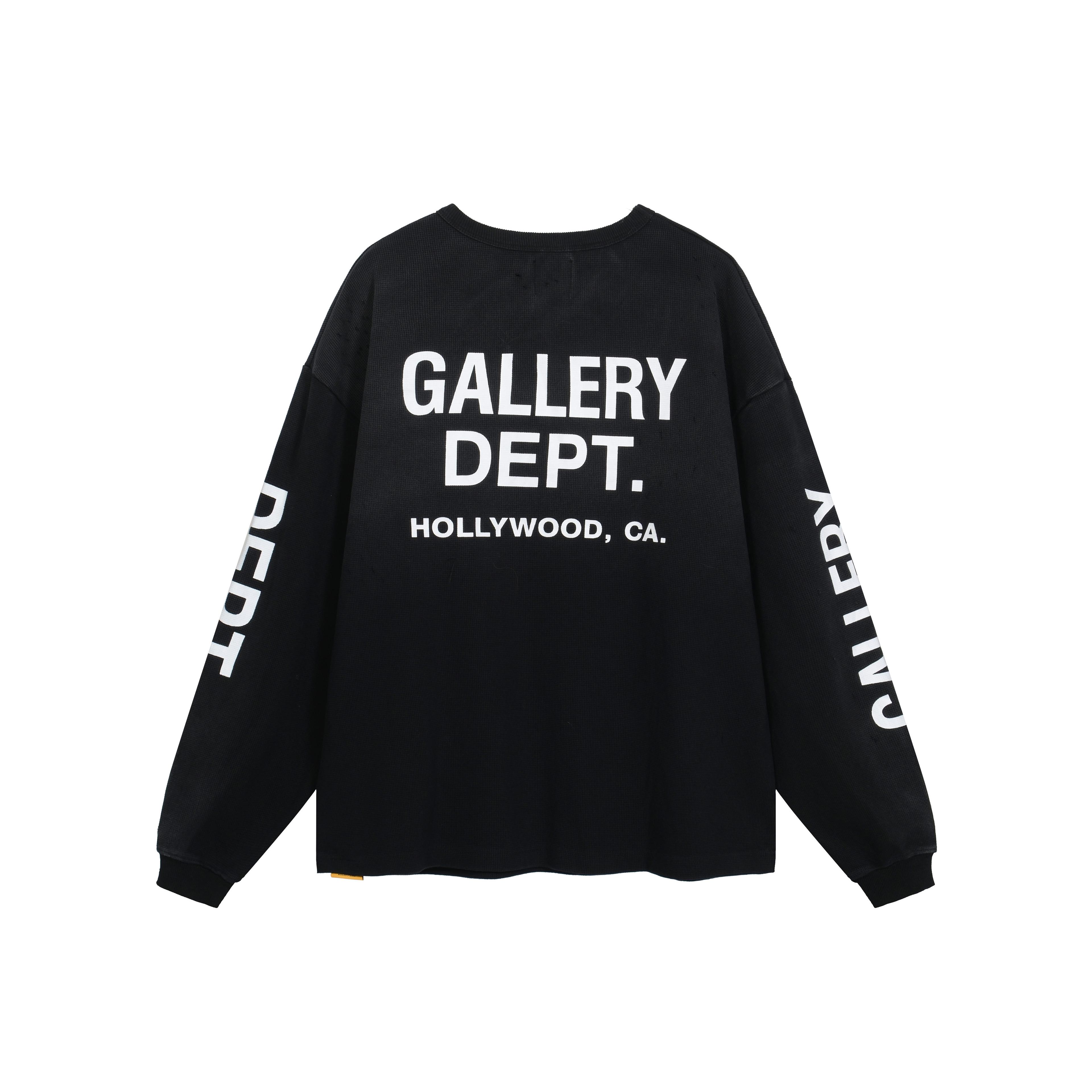 Unisex (GALLERY DEPT. apparel is typically designed with a relaxed fit suitable for all genders).