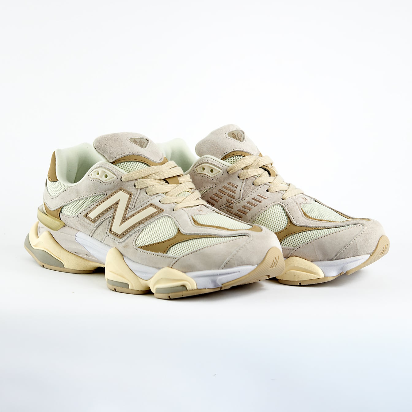 New Balance 9060 Unisex Lifestyle Sneakers – Moonbeam