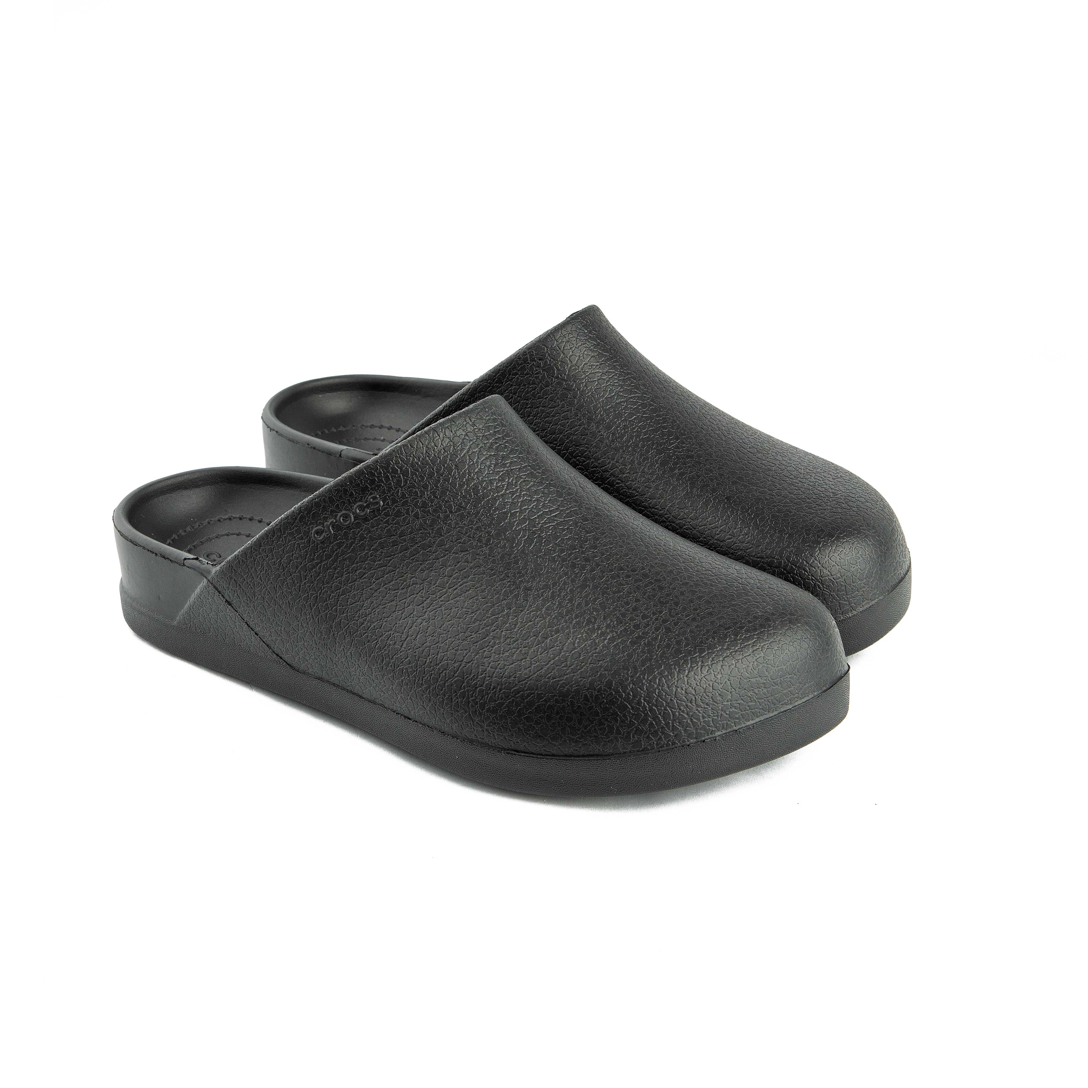 Unisex black Crocs Bistro Clogs for ultimate comfort & protection in work or casual settings. 
