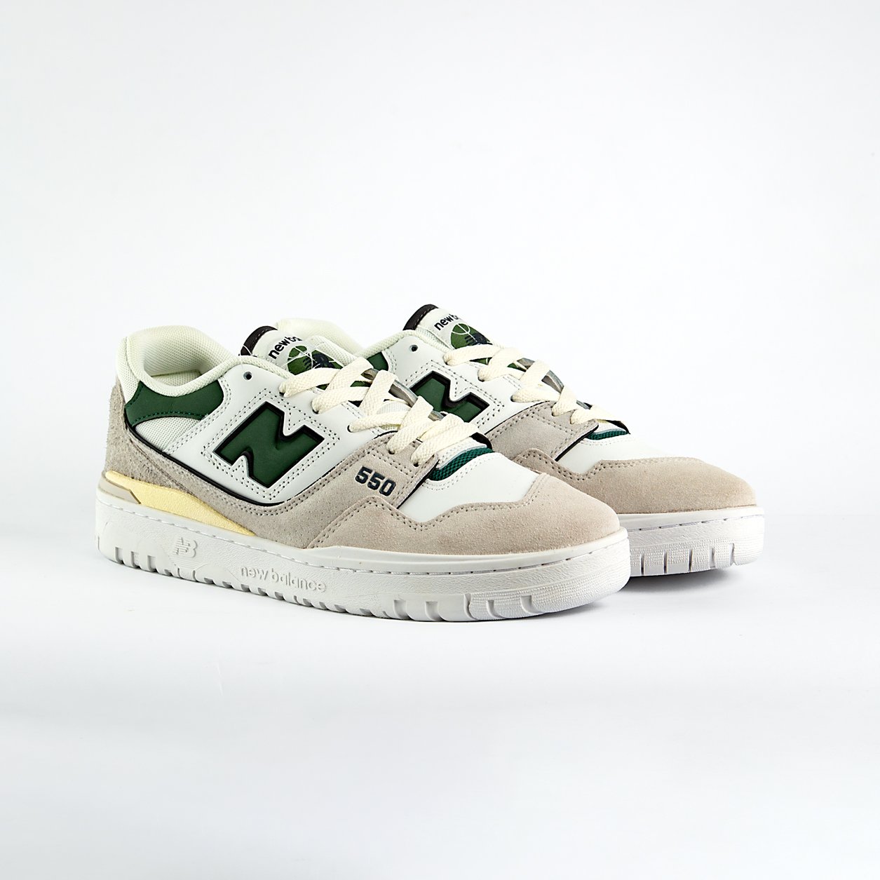 New Balance 550: Unisex Retro Basketball Sneaker