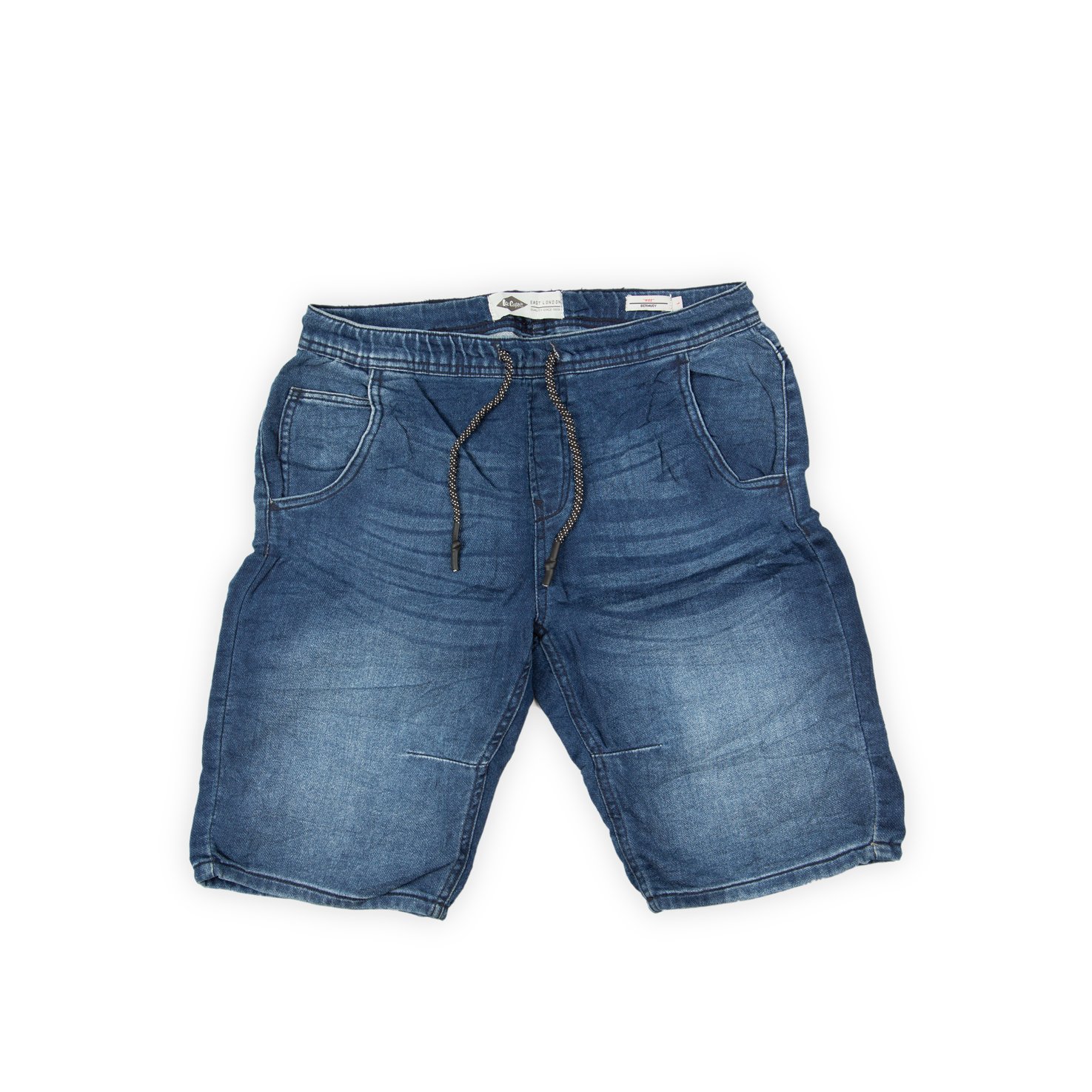 These casual shorts combine the look of denim with the comfort of joggers, making them ideal for warm-weather street style and leisure.