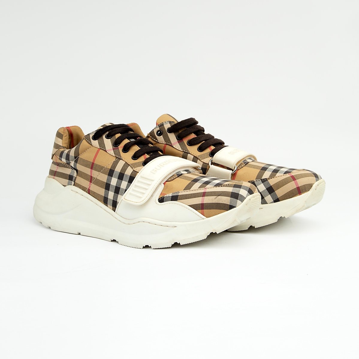 Heritage Check Leather and Mesh Sneakers with Velcro Strap in Beige and Black.